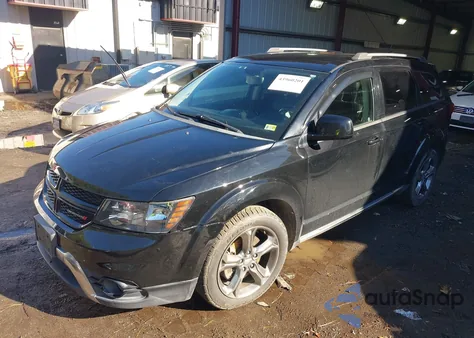 2017 Dodge Journey Crossroad Plus z USA, uszkodzony, nr VIN 3C4PDCGB5HT547582